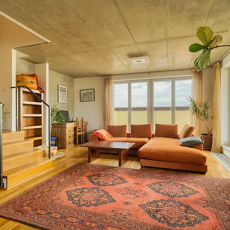 Locelot Premium 2 Floor Near O2 Arena Apartment Prag