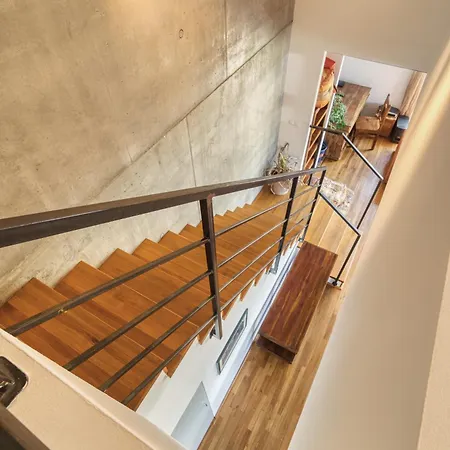 Locelot Premium 2 Floor Near O2 Arena Apartment Prag