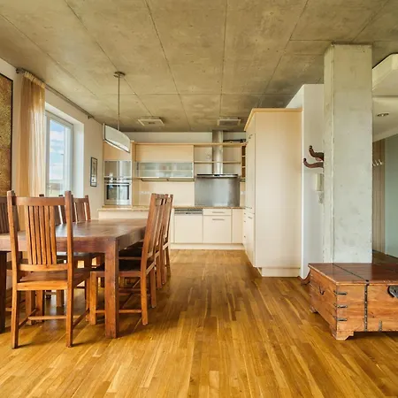 Locelot Premium 2 Floor With Ac *