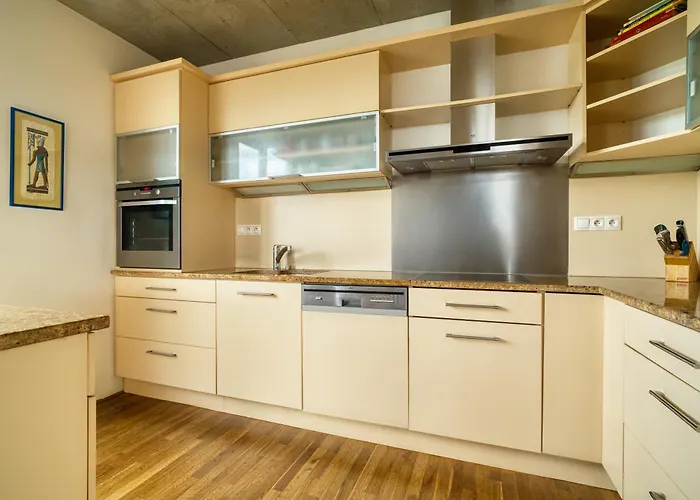 Locelot Premium 2 Floor Near O2 Arena