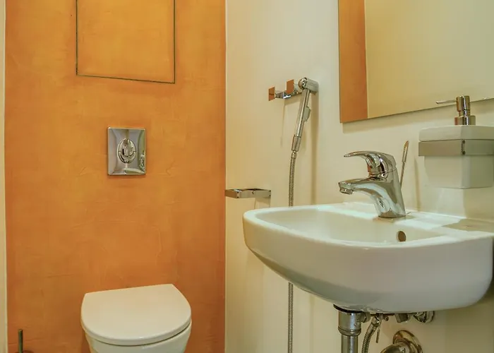 Locelot Premium 2 Floor Near O2 Arena *