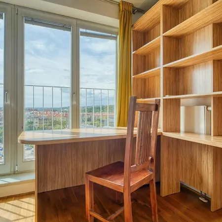 Locelot Premium 2 Floor Near O2 Arena
