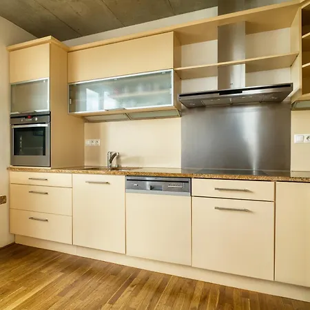 Locelot Premium 2 Floor Near O2 Arena